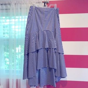 Hi low skirt NWT